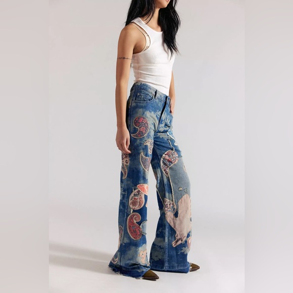 We The Free Flying High Patched Jeans Free People - Picture 3 of 6